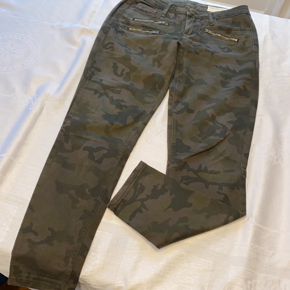 Brown Wish List camo pattern jeans. Size Medium - fits like a 29. - Picture 2 of 5